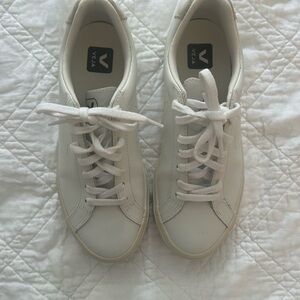 Veja Esplar leather logo sneakers